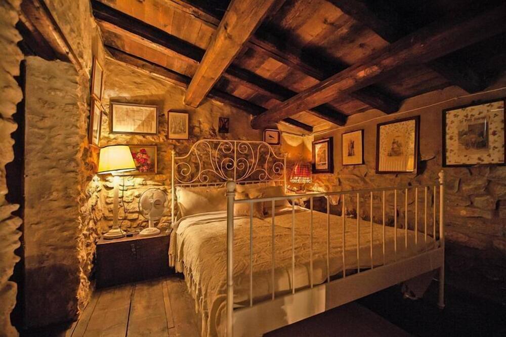 Photo of Bedroom in Pietraperzia
