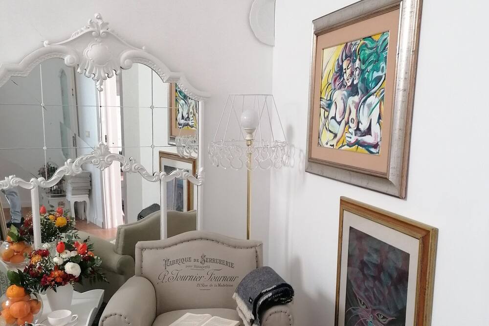 Photo of Livingroom in Alcamo Historic Center