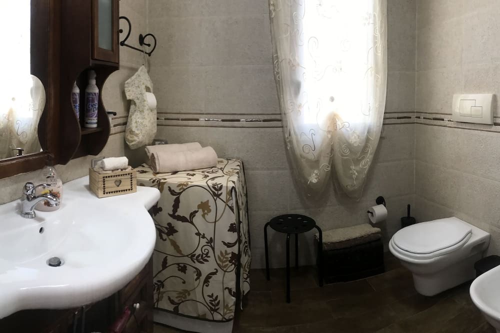 Photo of Bathroom in Partinico