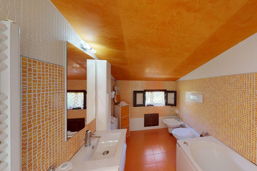 Photo of Bathroom in Partinico