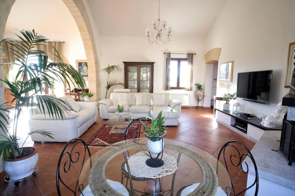 Photo of Bedroom in Paceco