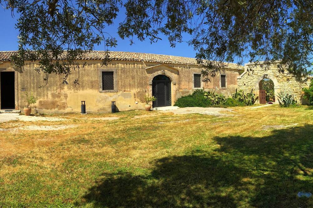 Photo of Outdoor in Noto