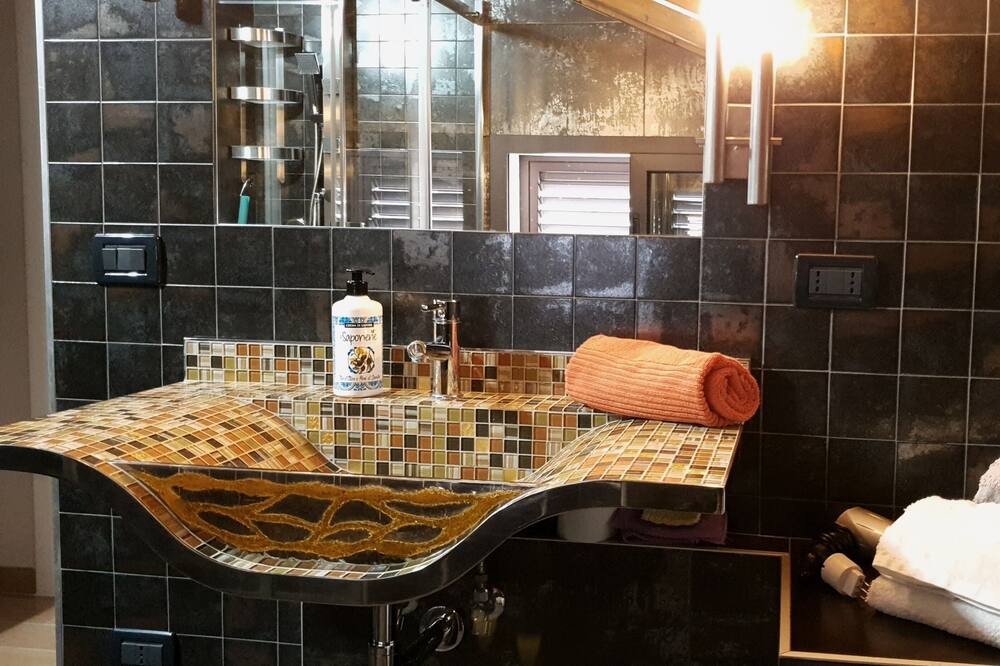 Photo of Bathroom in Mitogio
