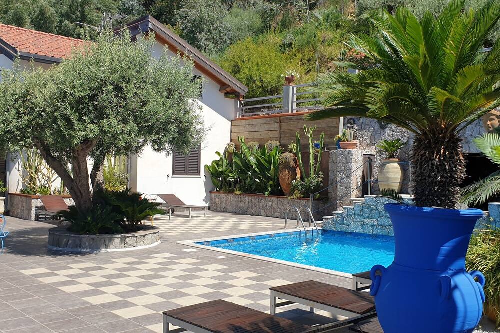 Photo of Outdoor in Mitogio