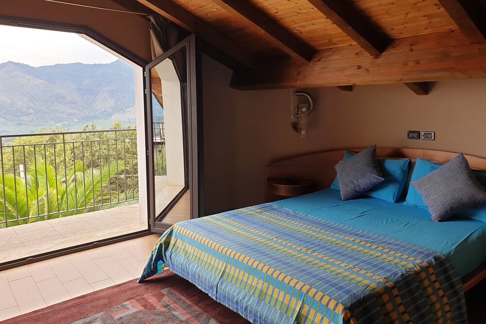 Photo of Bedroom in Mitogio