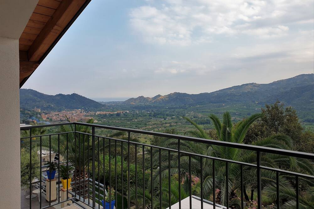 Photo of Patio Balcony in Mitogio