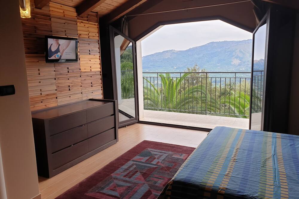 Photo of Bedroom in Mitogio