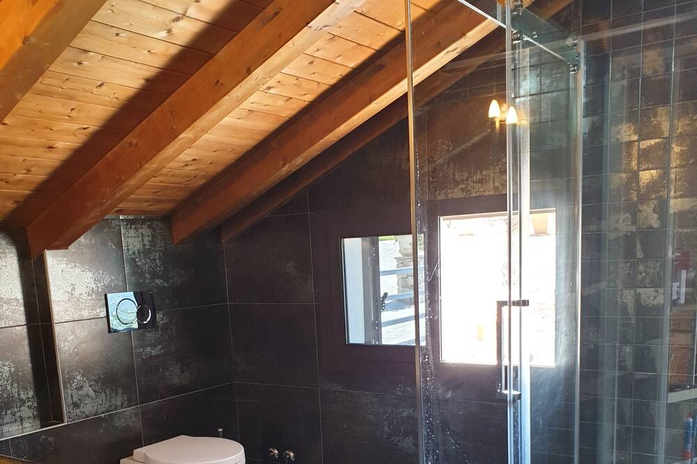 Photo of Bathroom in Mitogio
