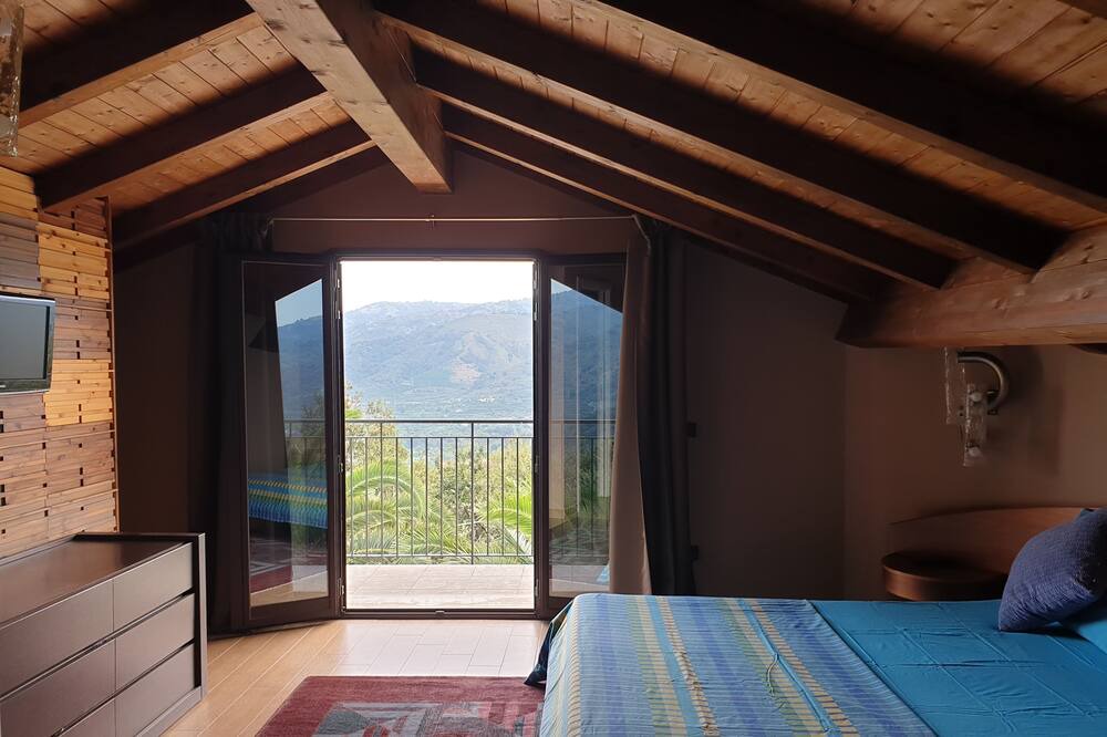 Photo of Bedroom in Mitogio