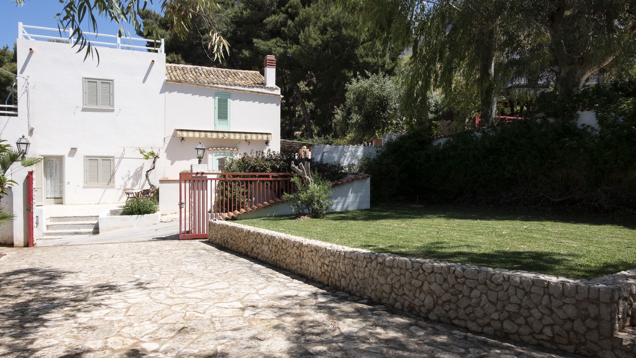 Photo of Outdoor in Macari