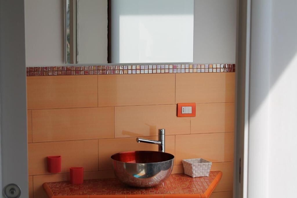 Photo of Bathroom in Vulcano Porto