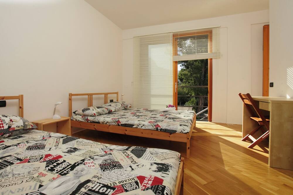 Photo of Bedroom in Torre Colonna-sperone