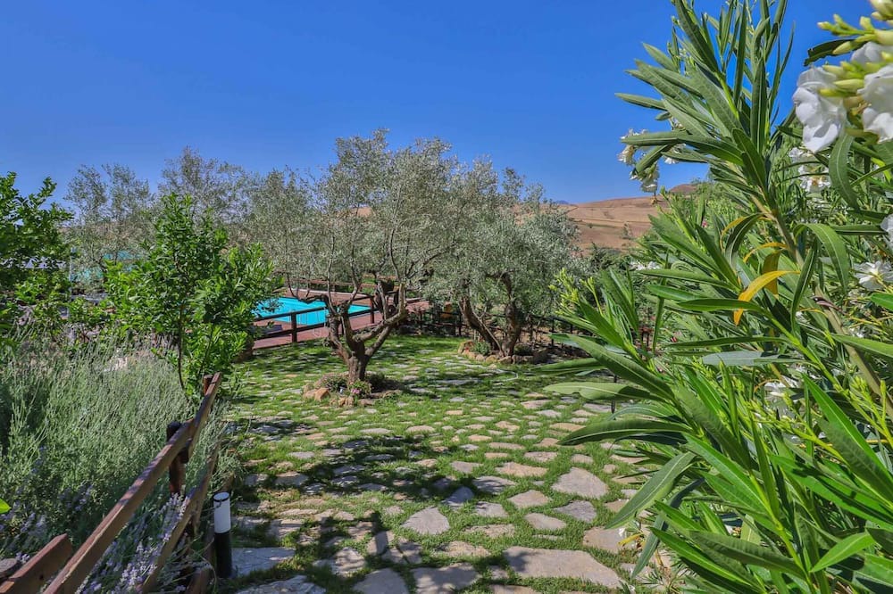 Photo of Outdoor in Alia