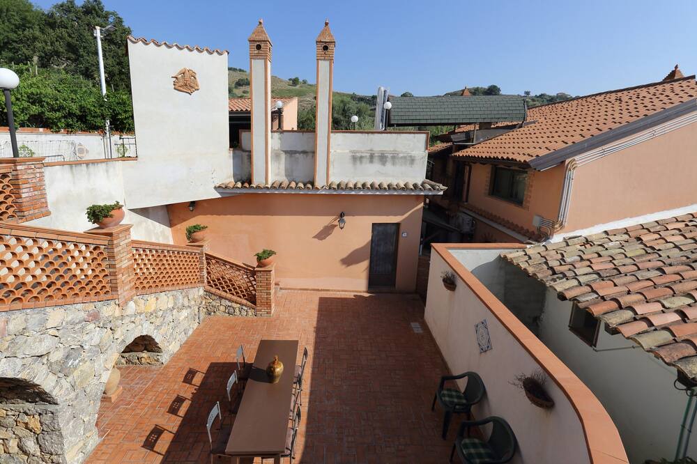 Photo of Patio Balcony in Castelmola