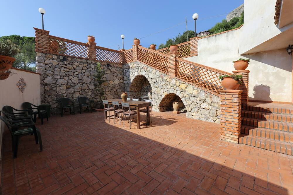 Photo of Patio Balcony in Castelmola