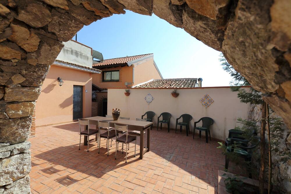 Photo of Patio Balcony in Castelmola