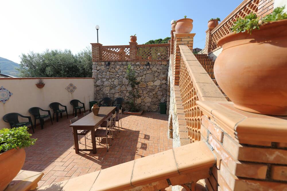 Photo of Patio Balcony in Castelmola