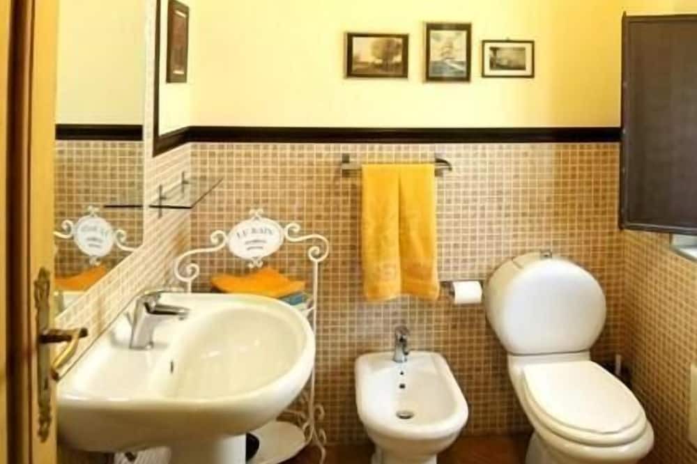 Photo of Bathroom in Mitogio