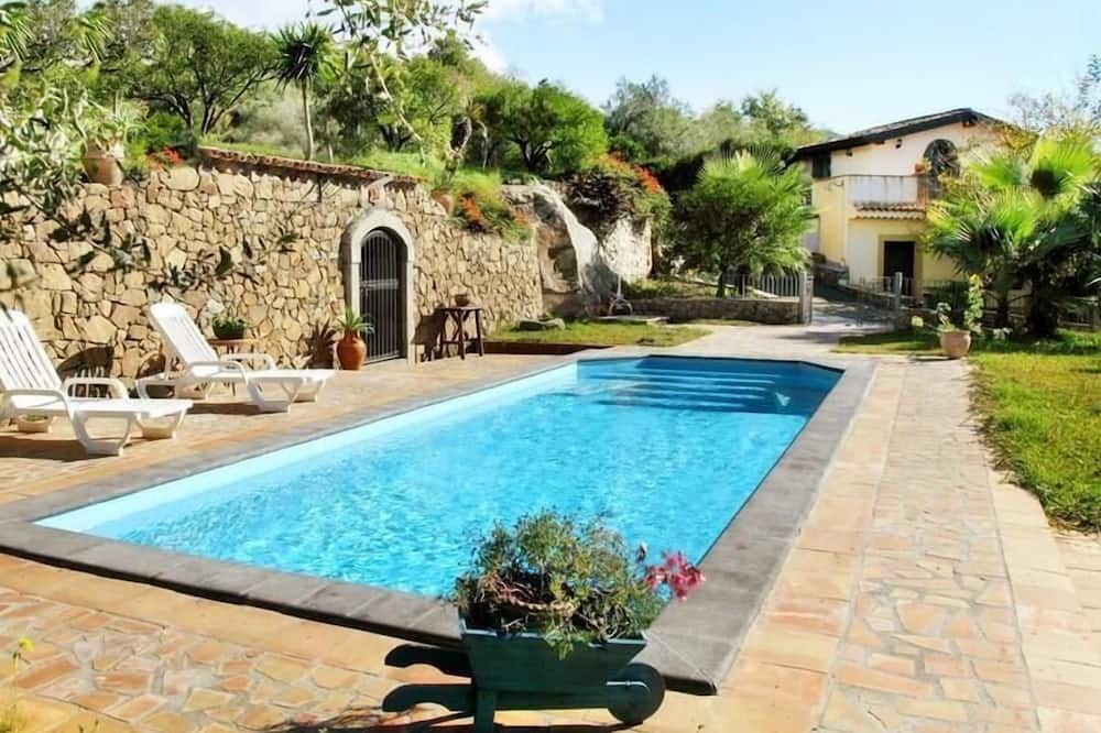 Photo of Outdoor in Mitogio