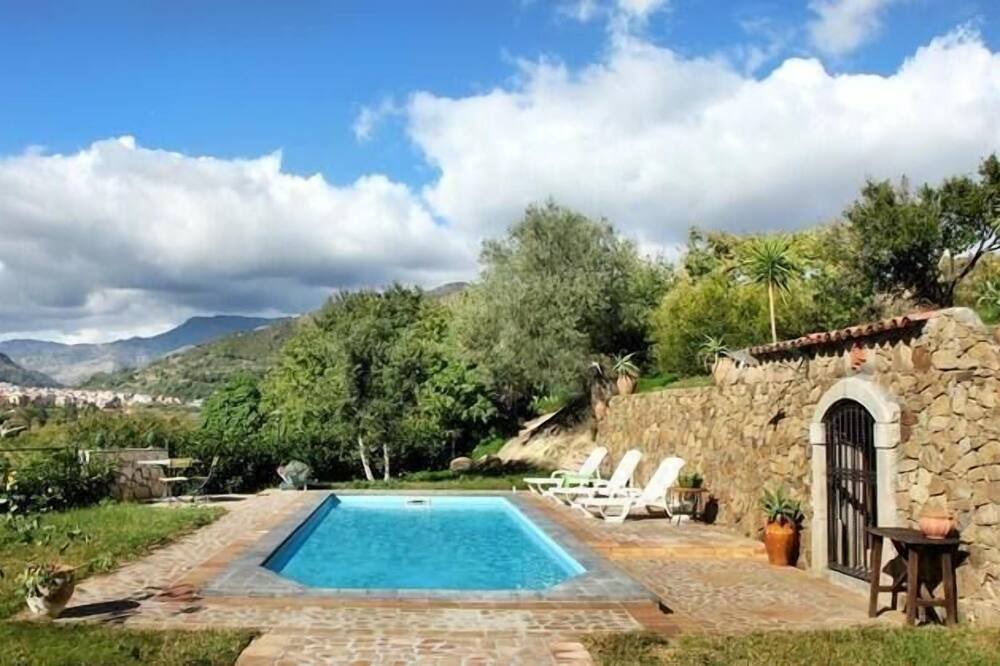 Photo of Outdoor in Mitogio