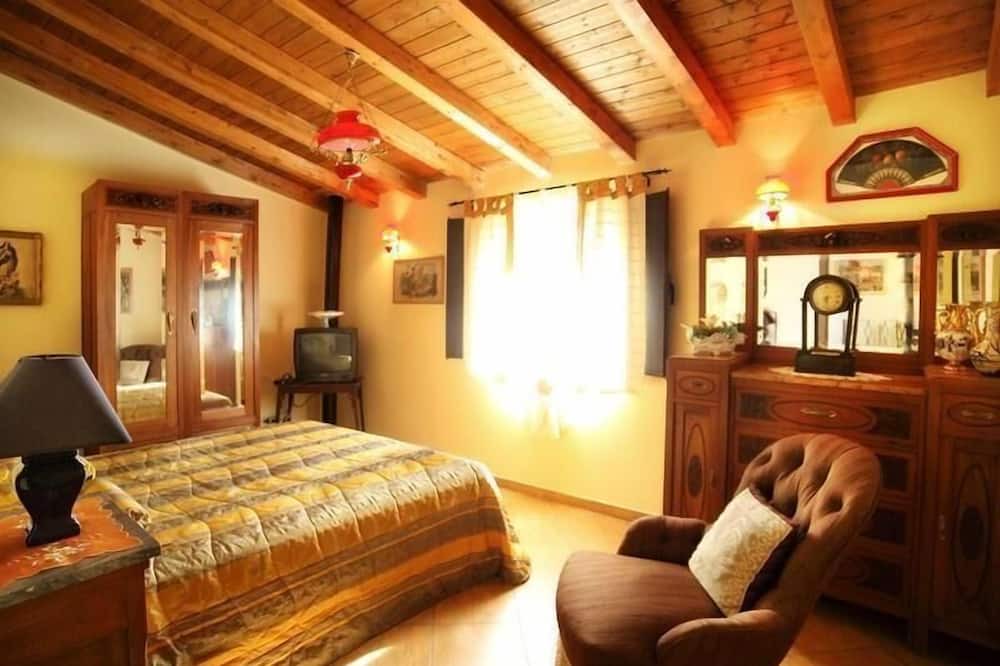 Photo of Bedroom in Mitogio