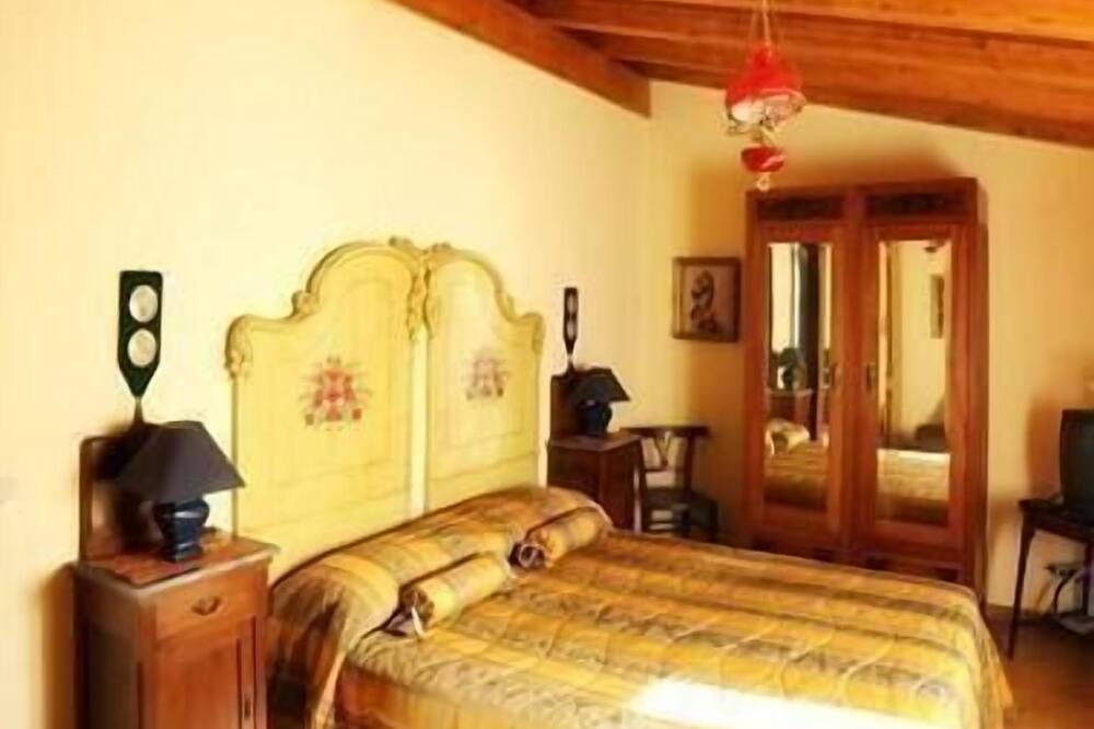 Photo of Bedroom in Mitogio