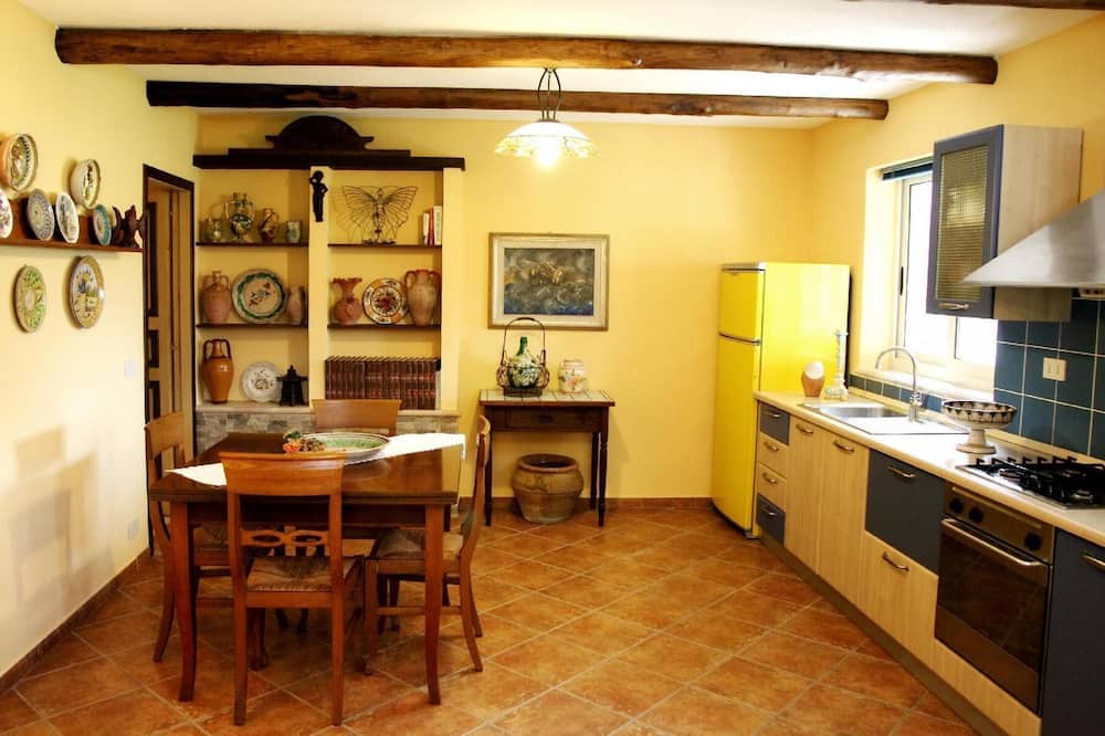 Photo of Kitchen in Mitogio