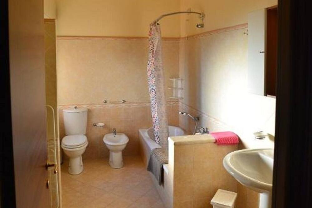 Photo of Bathroom in Villaggio del Pino-Le Ginestre