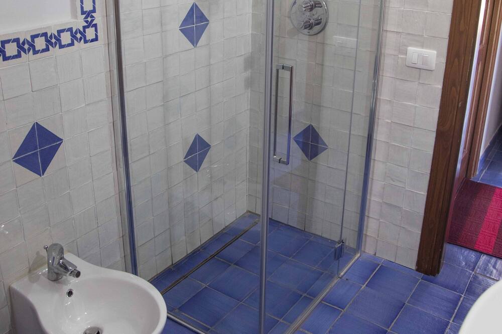 Photo of Bathroom in Lascari