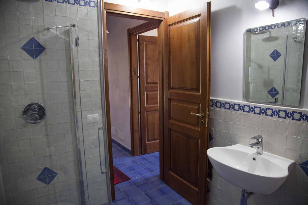 Photo of Bathroom in Lascari