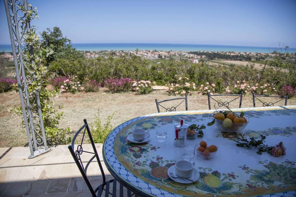 Photo of Patio Balcony in Lascari