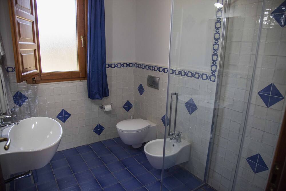 Photo of Bathroom in Lascari