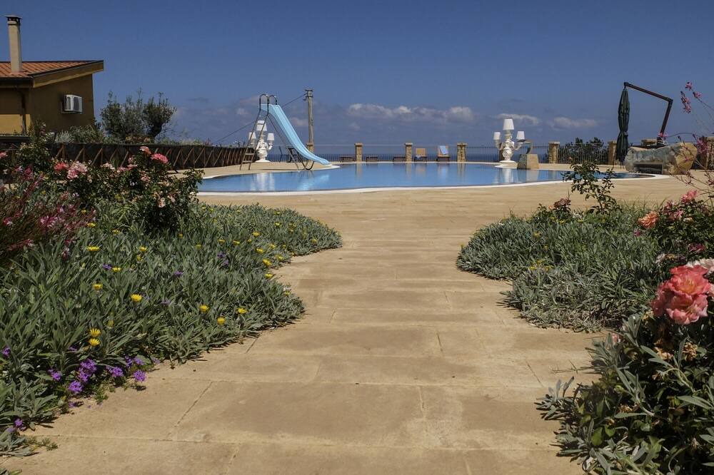 Photo of Outdoor in Lascari