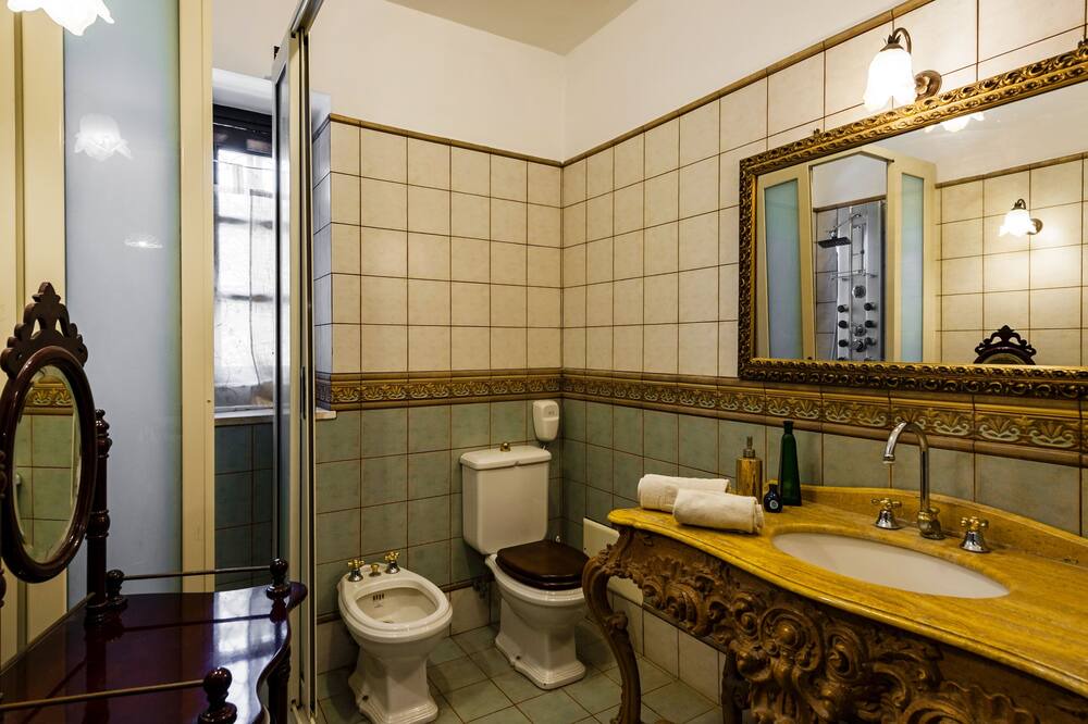 Photo of Bathroom in Picanello-Ognina-Barriera-Canalicchio