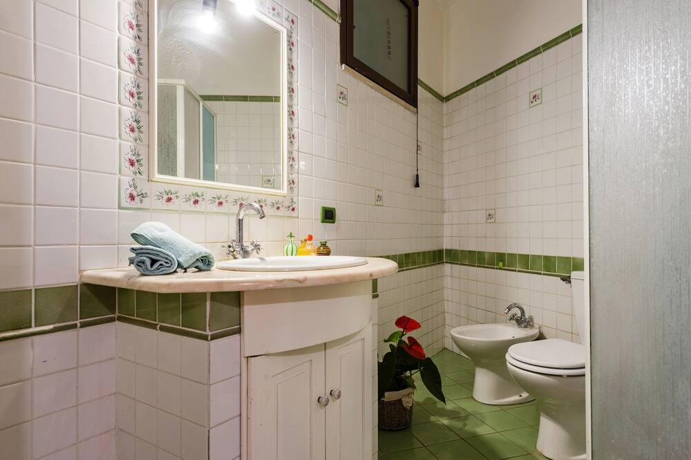 Photo of Bathroom in Picanello-Ognina-Barriera-Canalicchio