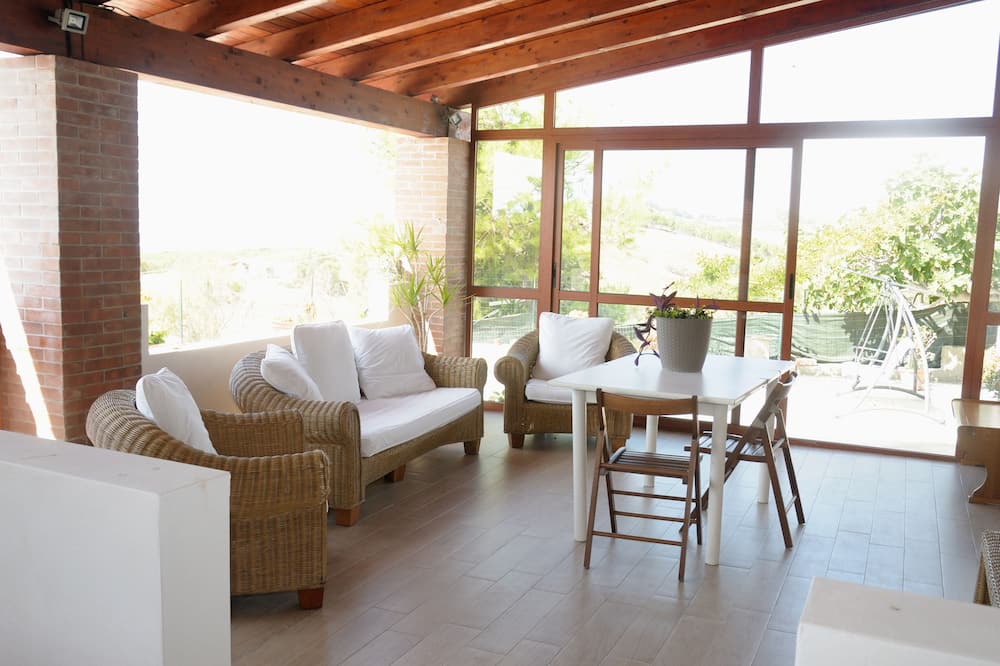 Photo of Livingroom in Montallegro