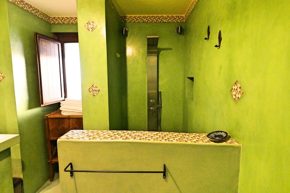 Photo of Bathroom in Scauri I