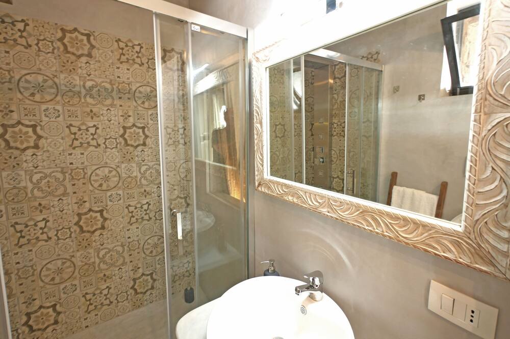 Photo of Bathroom in Scauri I