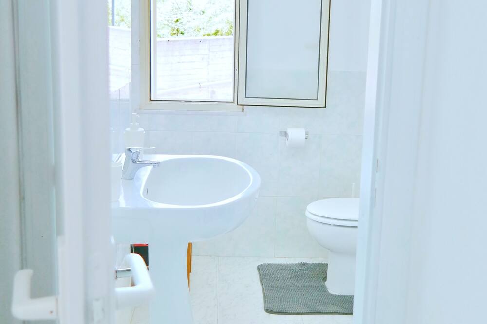 Photo of Bathroom in Vampolieri I