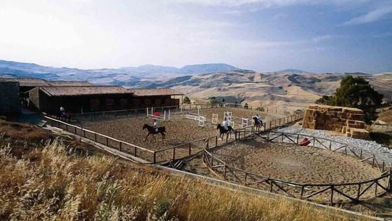 Photo of Others in Landro