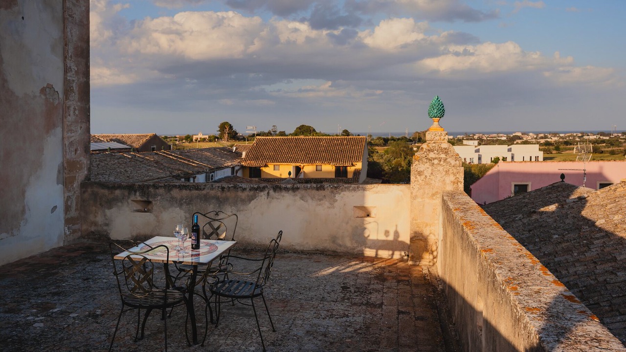 Photo of Others in Noto