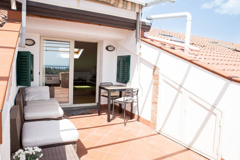 Photo of Patio Balcony in Aci Catena