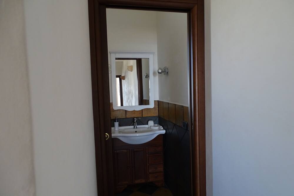 Photo of Bathroom in Contrada Fiori Sud