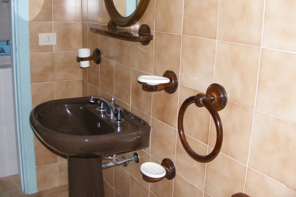 Photo of Bathroom in Malfa