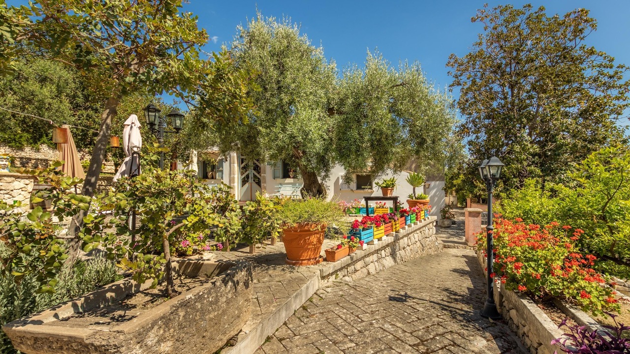 Photo of Outdoor in Avola