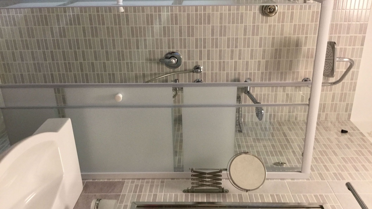 Photo of Bathroom in Gela