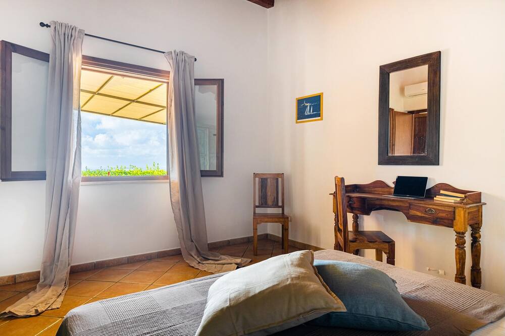 Photo of Bedroom in Campofelice di Roccella