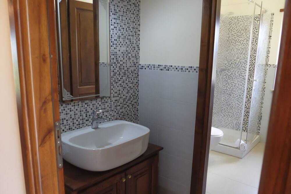 Photo of Bathroom in Lascari