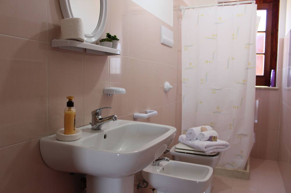 Photo of Bathroom in Partinico