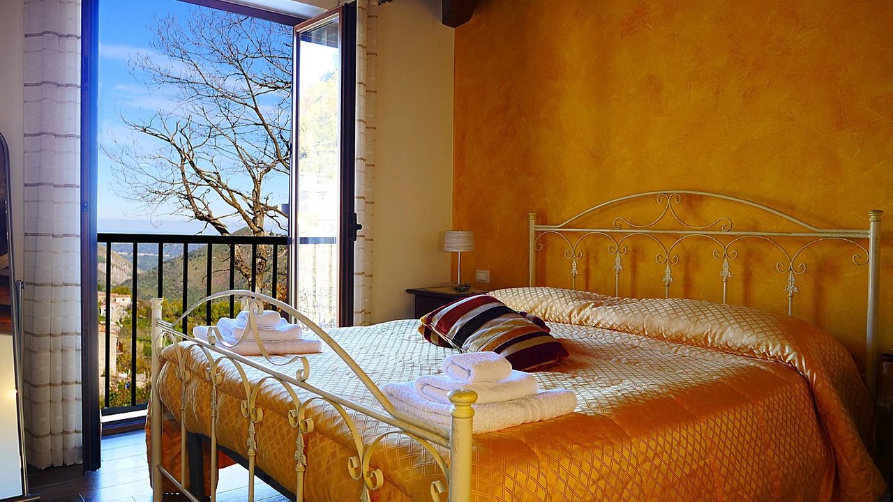 Photo of Bedroom in Longi